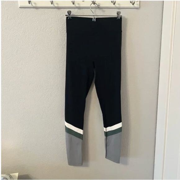 ALL ACCESS Tour Cropped Colorblock Leggings - Picture 2 of 8
